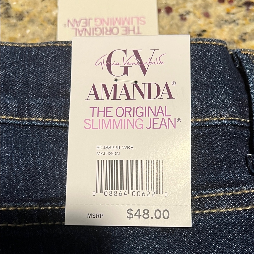 Gloria Vanderbilt Amanda Dark Blue Jeans. Never worn. Denim